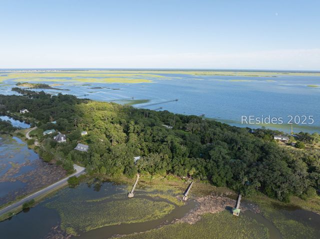 127 Horse Island Rd, St Helena Island, SC 29920