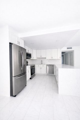 2003 Lincoln, Boca Raton, FL 33434