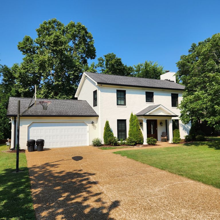 1017 Boxwood Dr, Franklin, TN 37069