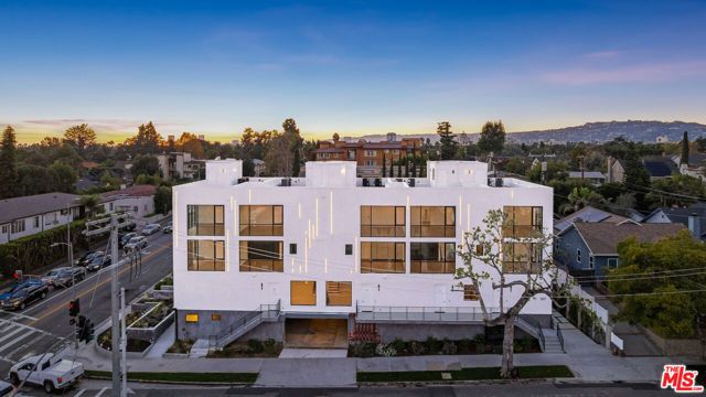 307 N Wilton Place 101, Los Angeles, CA 90004