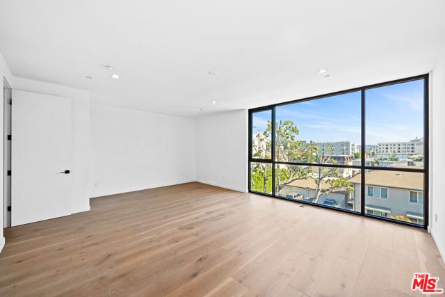 307 N Wilton Place 101, Los Angeles, CA 90004