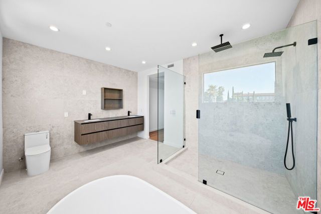 307 N Wilton Place 101, Los Angeles, CA 90004