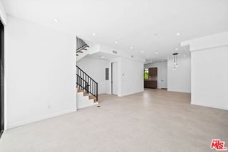 307 N Wilton Place 101, Los Angeles, CA 90004