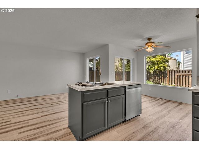 1275 Ne MORNING SUN Dr, Hillsboro, OR 97124