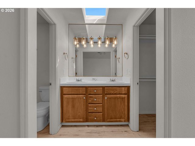 1275 Ne MORNING SUN Dr, Hillsboro, OR 97124