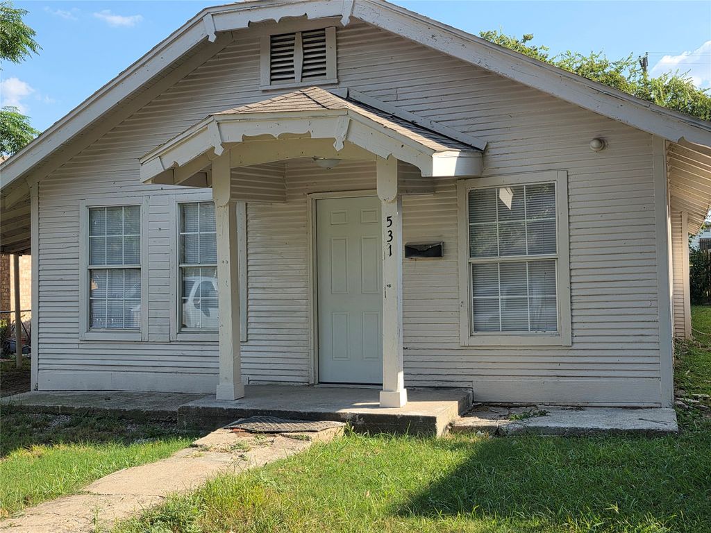 531 W Spurgeon Street, Fort Worth, TX 76115