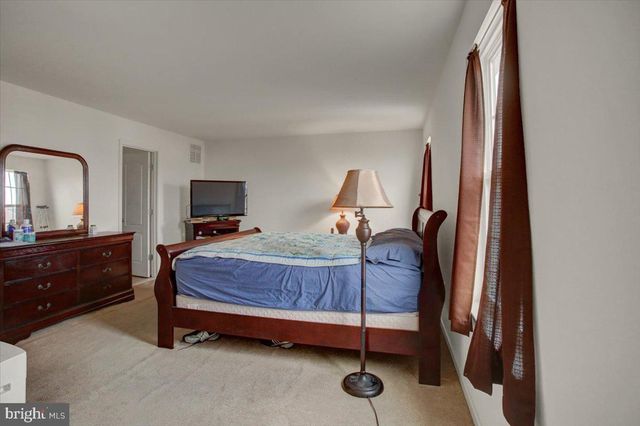 13011 NITTANY LION CIR, Hagerstown, MD 21740