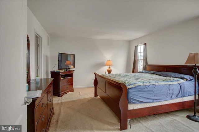 13011 NITTANY LION CIR, Hagerstown, MD 21740