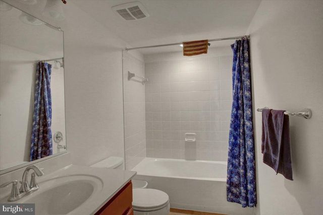 13011 NITTANY LION CIR, Hagerstown, MD 21740