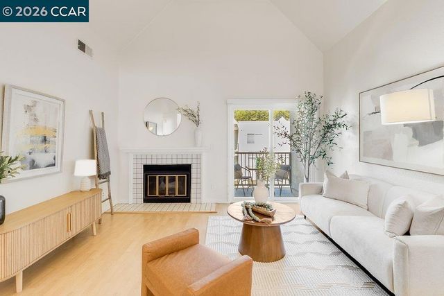 3183 Wayside Plz 307, Walnut Creek, CA 94597