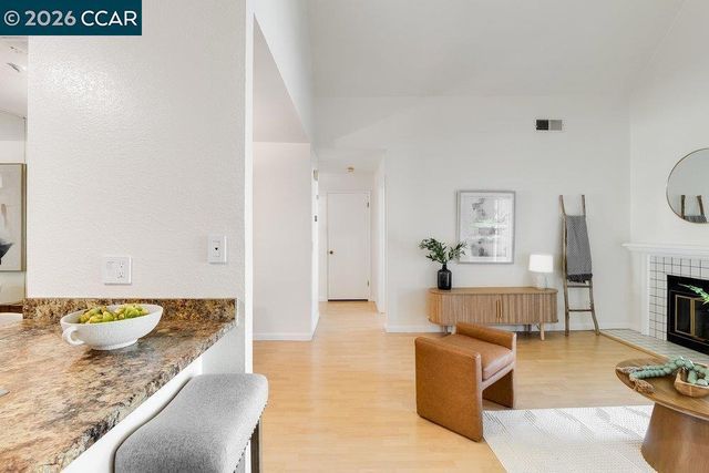 3183 Wayside Plz 307, Walnut Creek, CA 94597