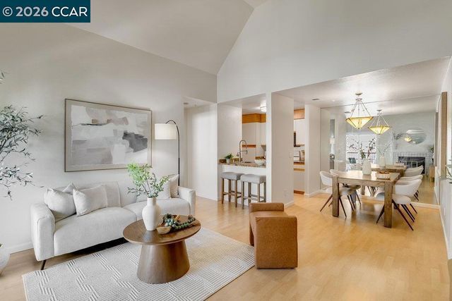 3183 Wayside Plz 307, Walnut Creek, CA 94597