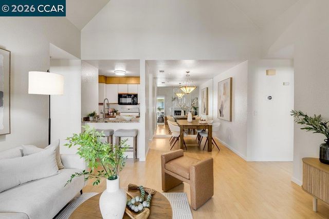 3183 Wayside Plz 307, Walnut Creek, CA 94597