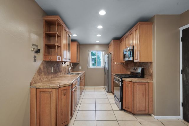 1721 Hiawatha Drive NE, Albuquerque, NM 87112