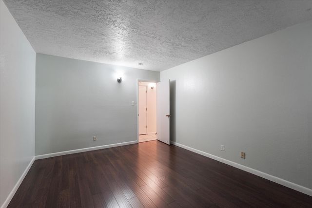 1721 Hiawatha Drive NE, Albuquerque, NM 87112