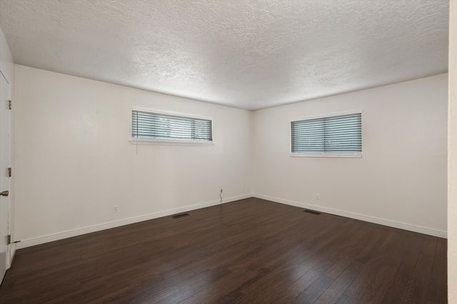 1721 Hiawatha Drive NE, Albuquerque, NM 87112