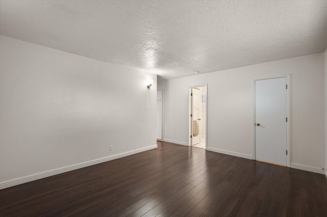 1721 Hiawatha Drive NE, Albuquerque, NM 87112