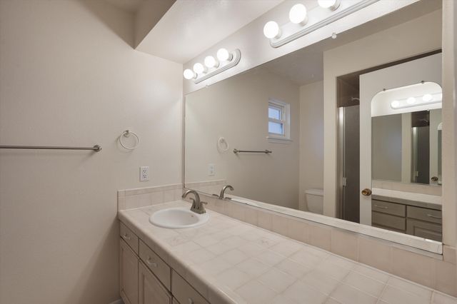 1721 Hiawatha Drive NE, Albuquerque, NM 87112