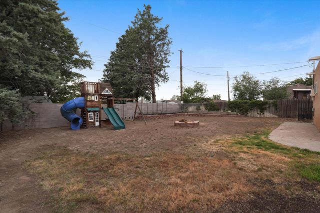 1721 Hiawatha Drive NE, Albuquerque, NM 87112