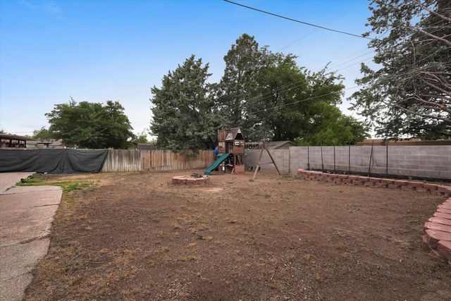 1721 Hiawatha Drive NE, Albuquerque, NM 87112