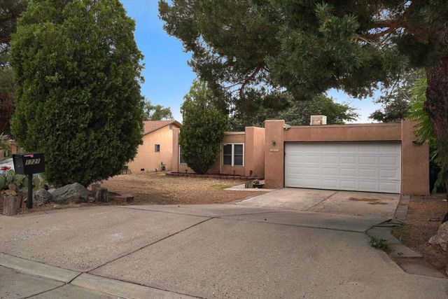 1721 Hiawatha Drive NE, Albuquerque, NM 87112