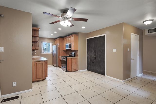 1721 Hiawatha Drive NE, Albuquerque, NM 87112