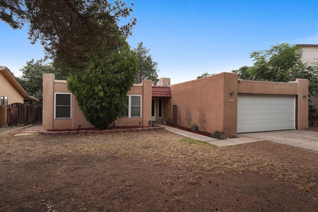 1721 Hiawatha Drive NE, Albuquerque, NM 87112