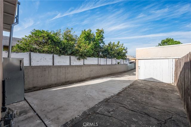 1320 N Neptune Avenue, Wilmington, CA 90744