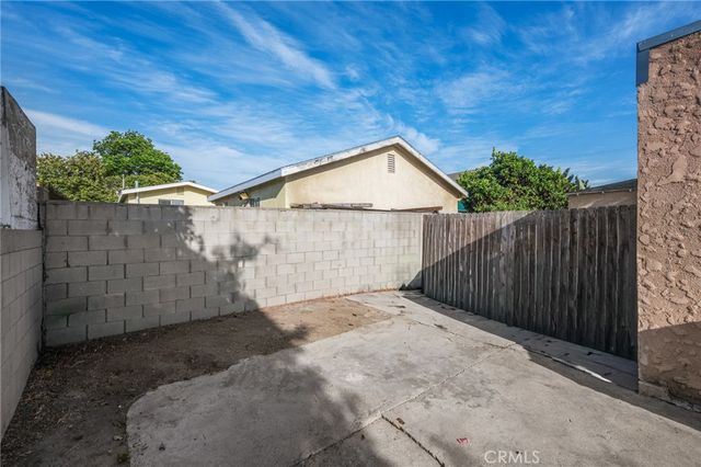 1320 N Neptune Avenue, Wilmington, CA 90744