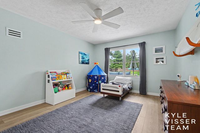2861 Woodcliff Circle Se, East Grand Rapids, MI 49506