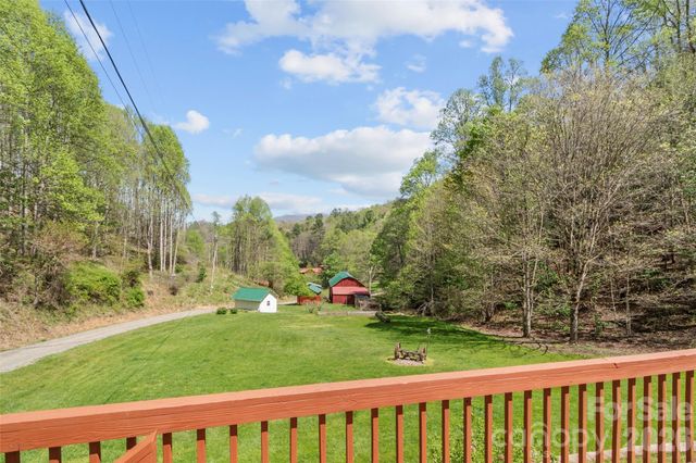 469 Hensley Branch Road, Burnsville, NC 28714