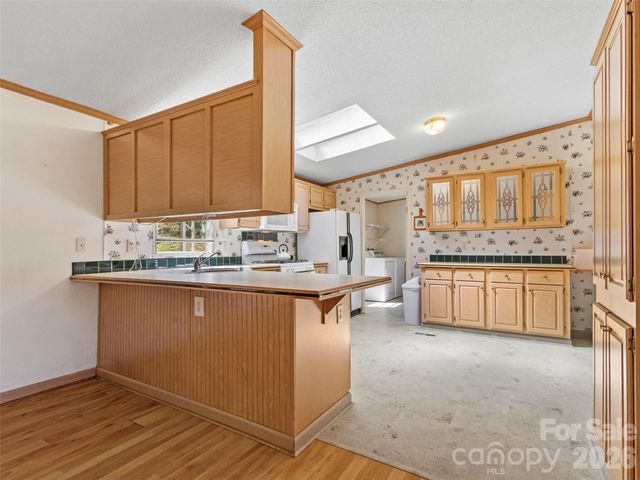 469 Hensley Branch Road, Burnsville, NC 28714