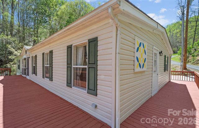 469 Hensley Branch Road, Burnsville, NC 28714