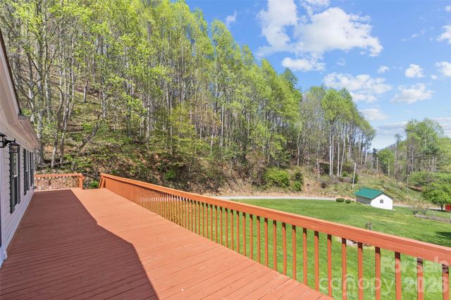469 Hensley Branch Road, Burnsville, NC 28714
