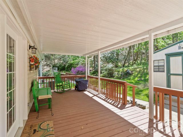 469 Hensley Branch Road, Burnsville, NC 28714
