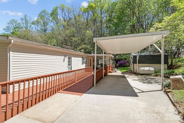 469 Hensley Branch Road, Burnsville, NC 28714