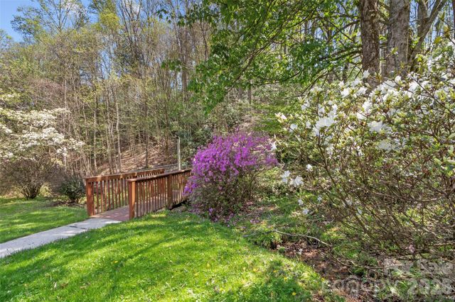 469 Hensley Branch Road, Burnsville, NC 28714