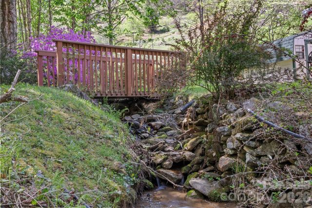 469 Hensley Branch Road, Burnsville, NC 28714