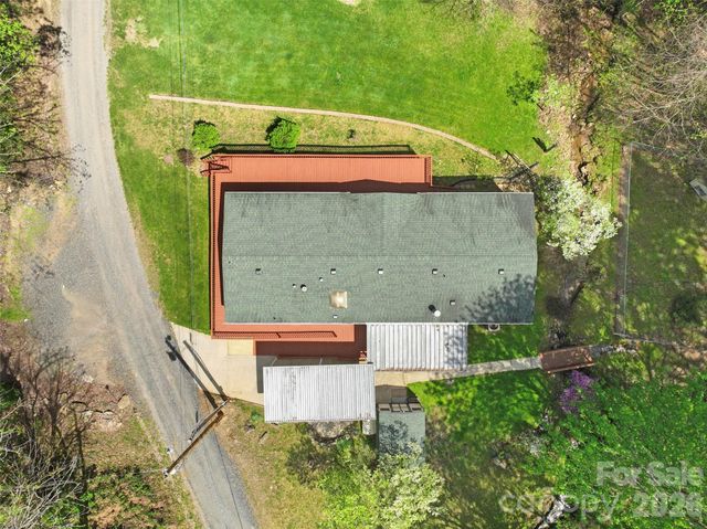 469 Hensley Branch Road, Burnsville, NC 28714