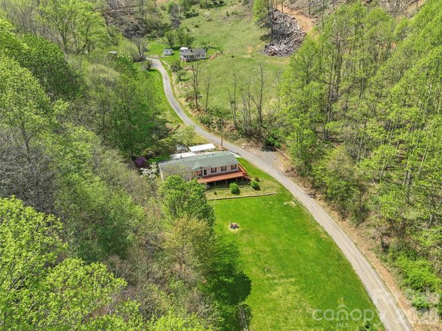 469 Hensley Branch Road, Burnsville, NC 28714