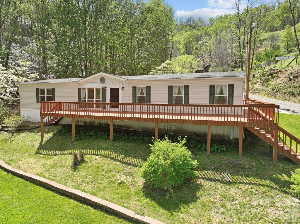 469 Hensley Branch Road, Burnsville, NC 28714