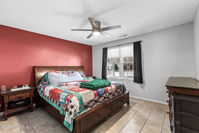 2418 Saddleridge Drive, Midway Park, NC 28544