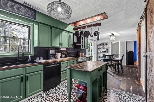 2418 Saddleridge Drive, Midway Park, NC 28544