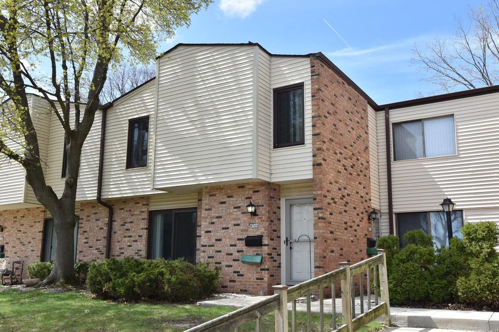 8709 72nd STREET, Milwaukee, WI 53223