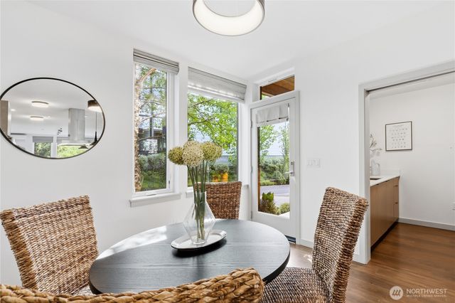 227 Ebi Lane NE, Bainbridge Island, WA 98110