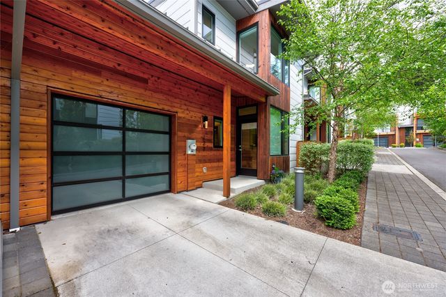 227 Ebi Lane NE, Bainbridge Island, WA 98110