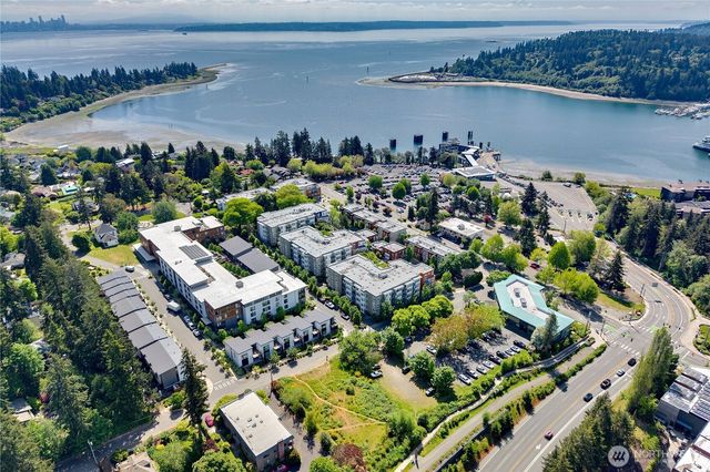 227 Ebi Lane NE, Bainbridge Island, WA 98110