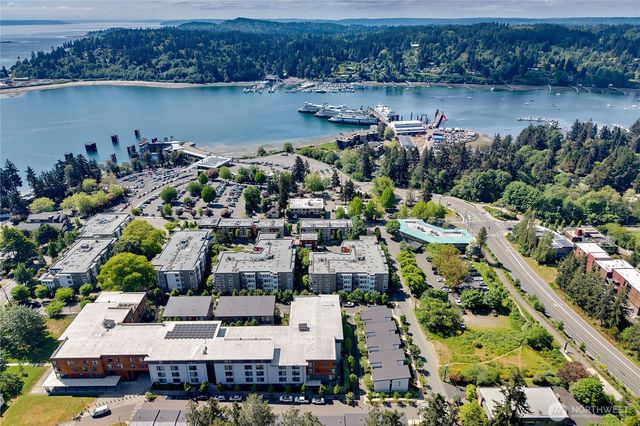 227 Ebi Lane NE, Bainbridge Island, WA 98110