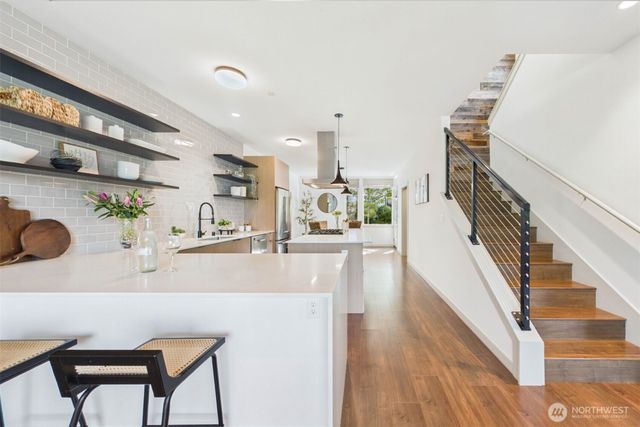 227 Ebi Lane NE, Bainbridge Island, WA 98110
