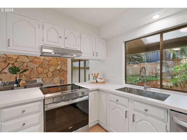 5845 RIDGETOP Ct, Lake Oswego, OR 97035